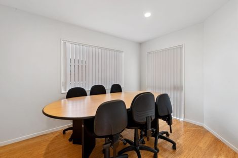 Photo of property in 3 Rifleman Rise, Unsworth Heights, Auckland, 0632