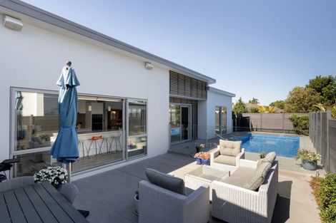 Photo of property in 15 Maria Tini Drive, Papamoa Beach, Papamoa, 3118