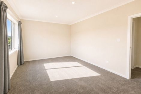 Photo of property in 10/19 Collins Avenue, Tawa, Wellington, 5028