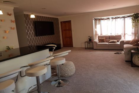 Photo of property in 16 Lowburn Place, Clover Park, Auckland, 2019