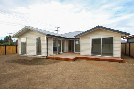 Photo of property in 90 Weston Road, St Albans, Christchurch, 8052