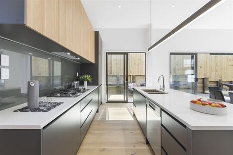 Photo of property in 24 Lorikeet Place, Unsworth Heights, Auckland, 0632