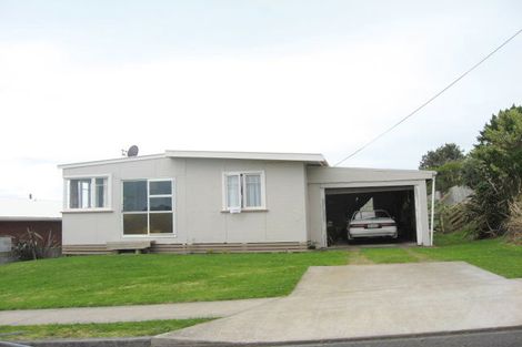 Photo of property in 9 Pitcairn Street, Oakura, 4314