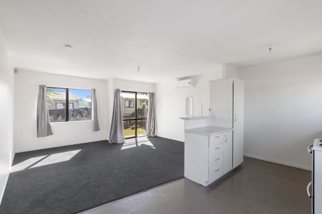 Photo of property in 1/20 Hatherley Place, Clendon Park, Auckland, 2103