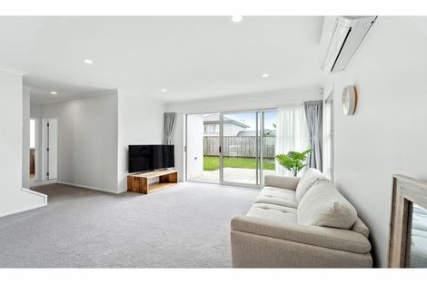 Photo of property in 29 Mettam Drive, Swanson, Auckland, 0614