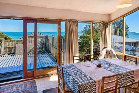 Photo of property in 13 The Parade, Paekakariki, 5034
