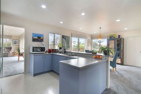 Photo of property in 14 Millen Place, Clarks Beach, 2122