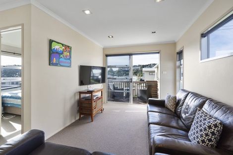 Photo of property in 68 Sixth Avenue, Urenui, 4377