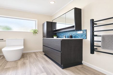 Photo of property in 96a Mangorei Road, Strandon, New Plymouth, 4312
