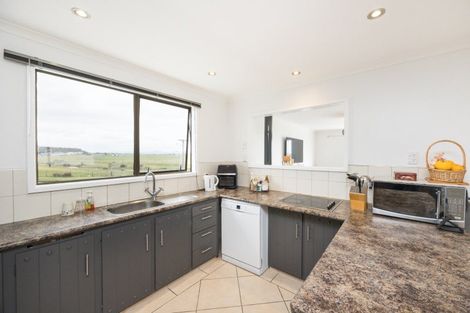 Photo of property in 67 Hartley Street, Foxton Beach, Foxton, 4815