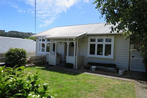 Photo of property in 12 Dee Street, Island Bay, Wellington, 6023
