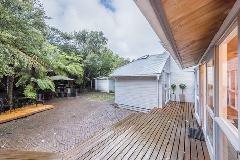 Photo of property in 18 Easter Parade, Glen Eden, Auckland, 0602