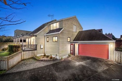 Photo of property in 16a Wilisa Rise, Goodwood Heights, Auckland, 2105