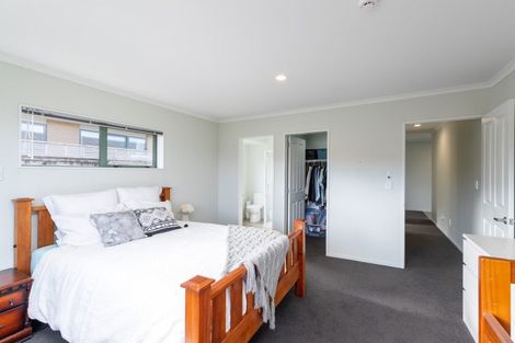 Photo of property in 56 Percy Kinsman Crescent, Riverstone Terraces, Upper Hutt, 5018