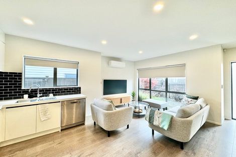 Photo of property in 61a Seabrook Avenue, New Lynn, Auckland, 0600