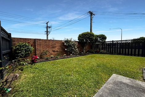 Photo of property in 1/12 Shakespeare Road, Milford, Auckland, 0620