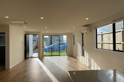 Photo of property in 25a Poruru Close, Papakura, 2110