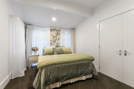 Photo of property in 1 Almond Grove, Greenhithe, Auckland, 0632