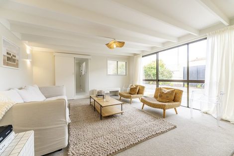 Photo of property in 82 Avenue Road, West End, Timaru, 7910