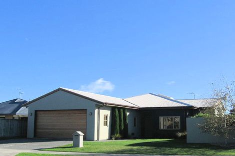 Photo of property in 82 Realm Drive, Paraparaumu, 5032