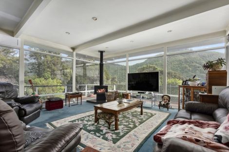 Photo of property in 6a Birch Terrace, Birchville, Upper Hutt, 5018