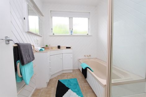 Photo of property in 31 Sunnyview Drive, Brown Owl, Upper Hutt, 5018