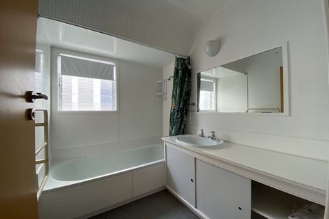 Photo of property in 106 Eversleigh Road, Belmont, Auckland, 0622