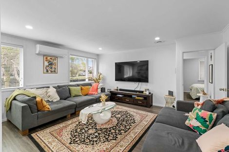 Photo of property in 9 Hillcrest Grove, Hillpark, Auckland, 2102