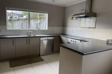 Photo of property in 1/6 Phillip Parade, Forrest Hill, Auckland, 0620