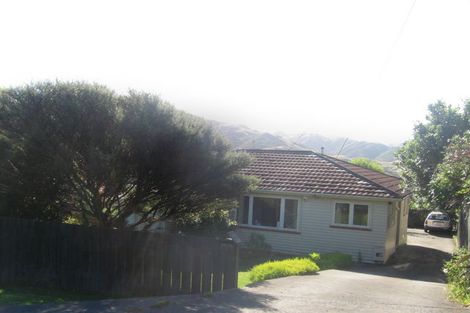 Photo of property in 207 Miromiro Road, Normandale, Lower Hutt, 5010