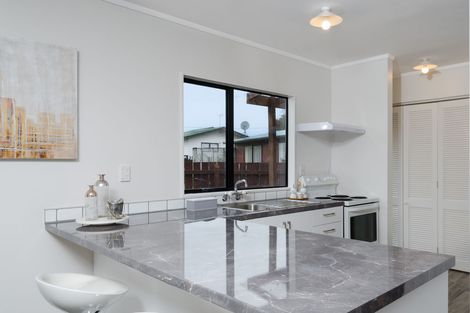 Photo of property in 5 Posa Avenue, Henderson, Auckland, 0612