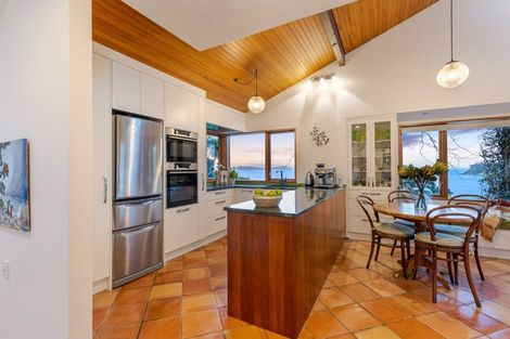 Photo of property in 28 The Crescent, Tindalls Beach, Whangaparaoa, 0930