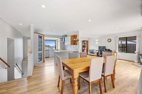 Photo of property in 18 Janome Place, Bucklands Beach, Auckland, 2014