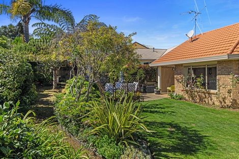 Photo of property in 5 Burleigh Place, Rototuna, Hamilton, 3210