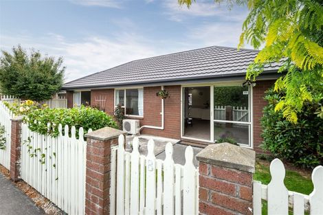 Photo of property in 2/76 Gilberthorpes Road, Hei Hei, Christchurch, 8042