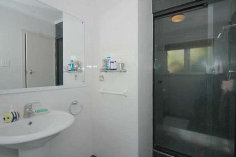 Photo of property in 77 Ocean View Road, Hillcrest, Auckland, 0627