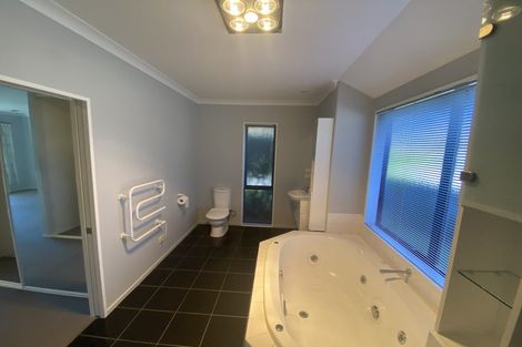 Photo of property in 10 Somerton Drive, Huntington, Hamilton, 3210