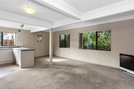 Photo of property in 2/190 Devonport Road, Tauranga, 3110