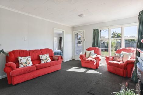 Photo of property in 29 Stalkers Road, Woodend Beach, Woodend, 7691