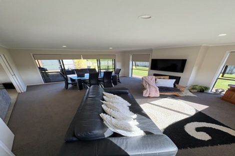 Photo of property in 2 Alva Glen Place, Pyes Pa, Tauranga, 3112