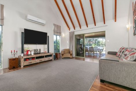 Photo of property in 2/25 The Avenue, Albany, Auckland, 0632