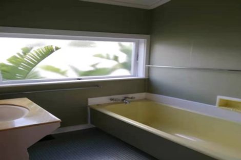 Photo of property in 231 Te Atatu Road, Te Atatu South, Auckland, 0610