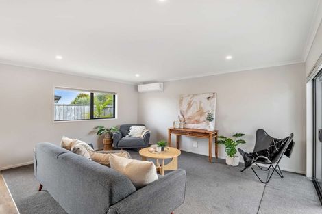 Photo of property in 13 Olney Court, One Tree Point, 0118