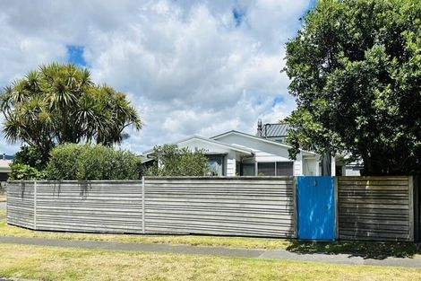 Photo of property in 185 Tutere Street, Waikanae Beach, Waikanae, 5036