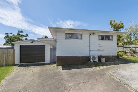 Photo of property in 13 Pipitea Place, Massey, Auckland, 0614