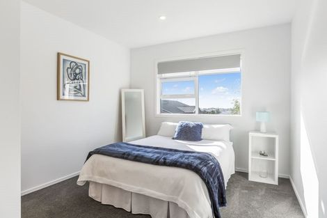 Photo of property in 91f Wade River Road, Stanmore Bay, Whangaparaoa, 0932
