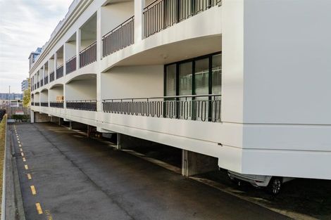 Photo of property in Regent Courts, 2/75 Gloucester Street, Christchurch Central, Christchurch, 8013