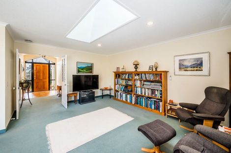 Photo of property in 2 Charnwood Grove, Waikanae, 5036