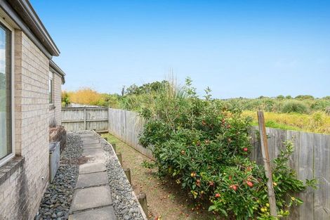 Photo of property in 9 Raabia Close, Parakai, 0830