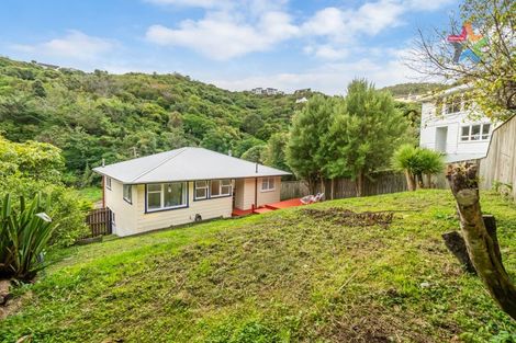 Photo of property in 6 Tobruk Street, Karori, Wellington, 6012
